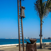 In Search of Reason, bronze by Sergio Bustamante, Puerto Vallarta Walking Tours